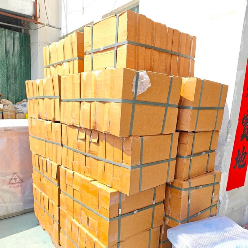 İngiltere'deki yeni müşterilerden gelen elektrik sayacı kutusu siparişlerinin ilk partisi başarıyla gönderildi